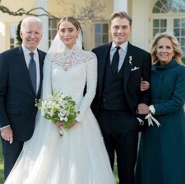 Cucu Presiden AS Joe Biden Menikah, Kenakan Gaun Elegan Rancangan Ralph Lauren