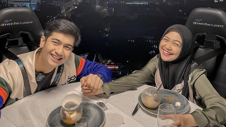 Setahun Menikah, Teuku Ryan dan Ria Ricis Makin Sering Makan Romantis Bersama