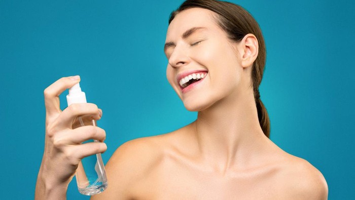 img-title Praktis dan Bisa Dibawa-bawa, Ini 5 Sunscreen Spray dari Brand Lokal!