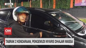 VIDEO: Tabrak 2 Kendaraan, Pengemudi Nyaris Dihajar Massa