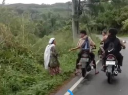 Anak Sekolah Tendang Nenek dan Perempuan, Beginikah Penyebabnya?