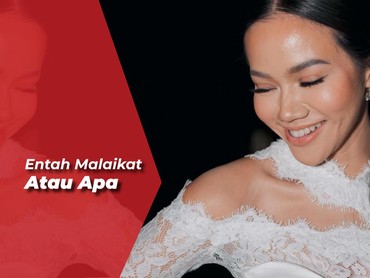 img-title Cerita Yura Yunita Dapat Keajaiban saat Umrah, Dibantu untuk Cium Kabah
