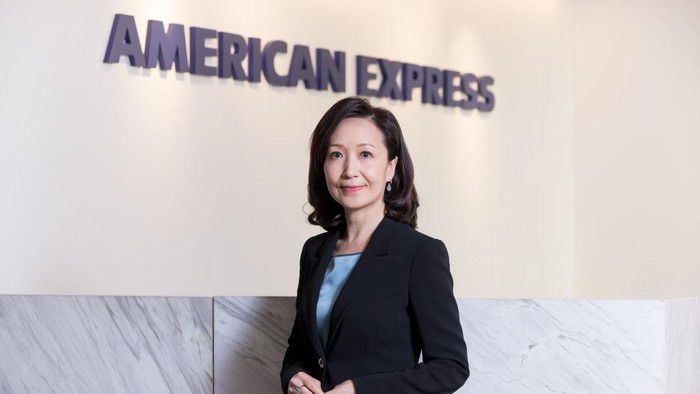 img-title Mengenal Susanna Lee, Sosok Perempuan Hebat Dibalik Black Card American Express