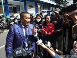 Pengumuman! Hotman Paris Buka Lowongan Pekerjaan Nih