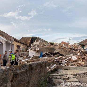 Doa Saat Terjadi Gempa Bumi & Amalan agar Terhindar dari Bencana Alam