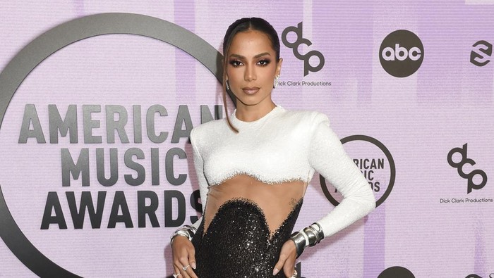 img-title Sederet Selebriti Busana Terbaik di American Music Awards 2022
