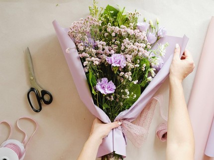 11 Buket untuk Kado Spesial di Hari Guru 2023: Bunga, Snack hingga Kerudung