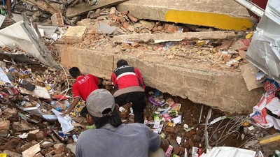 img-title Polri: 2 Desa Masih Terisolir, 30 Warga Masih Tertimbun Puing Gempa