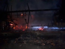 Warga Bunyikan Kulkul, Pura Dalem Getakan Klungkung Kebakaran