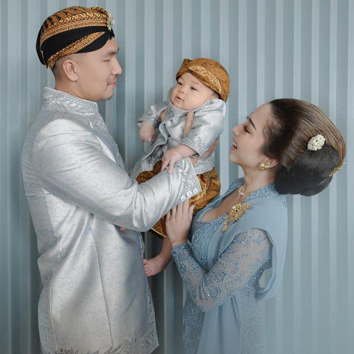 <p>"Baby Iss kamu gemess in poll," kata seorang netizen. "MasyaAllah Issa gemes banget," ungkap netizen lainnya. (Foto: Instagram: @thepotomoto)</p>