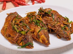 Resep Ikan Goreng Sambal Asam yang Renyah Segar, Lauk Nasi yang Enak
