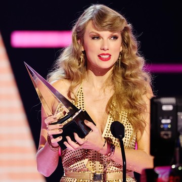 Gaya Rambut dan Riasan Terbaik di American Music Awards 2022