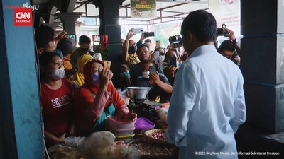 VIDEO: Jokowi Blusukan Ke Pasar, Kaget Harga Migor dan Tempe Naik