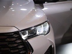 Beda Tipis! Selisih Penjualan Innova Zenix dan Innova Reborn Cuma Segini