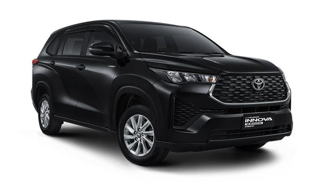 Toyota memproduksi Innova Zenix beserta baterai untuk model hybrid di dalam negeri.