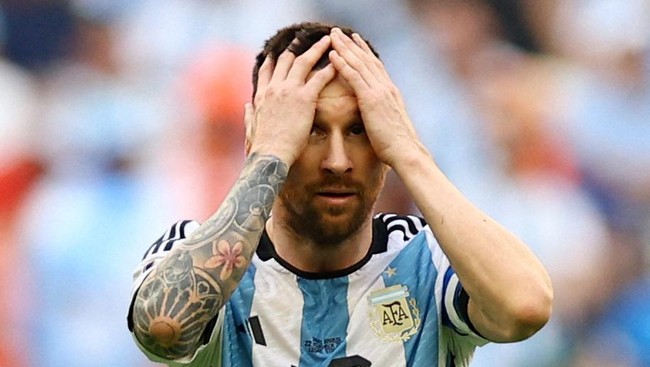 Penyiar terkemuka di Inggris, Piers Morgan, banjir caci maki usai mengejek Lionel Messi terkait kekalahan dari Arab Saudi di media sosial.