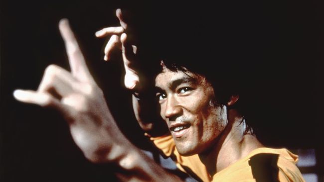 Para penggemar kembali mengingat beberapa teori kematian Bruce Lee pada 1973 silam atau 50 tahun yang lalu.