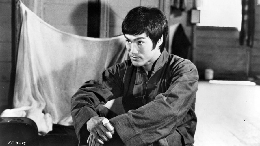 Bruce Lee UNSPECIFIED - CIRCA 1970: Photo of Bruce Lee Photo by Michael Ochs Archives/Getty Images
