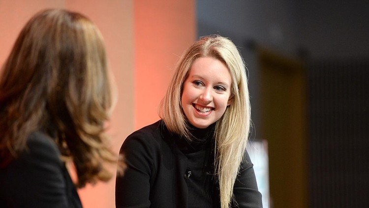 SAN FRANCISCO, CA - OCTOBER 06:  NBC News Special Anchor Maria Shriver (L) and Theranos Founder and C.E.O. Elizabeth Holmes speak onstage during 