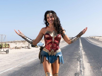 7 Aktris Cantik Hollywood yang Nekat Main Film Action saat Hamil