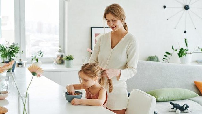 Pentingnya Memastikan Anak Sudah Siap Menjadi Kakak dan Tidak Kekurangan Kasih Sayang Sebelum Tambah Anak