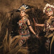 Potret Prewedding Kaesang dan Erina Gudono saat Memakai Baju Adat Dayak