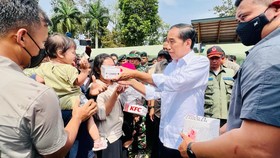 Jokowi: Titik Terdampak Gempa Banyak, Butuh Waktu Distribusi Bantuan