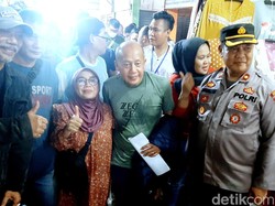 Saat Saan Mustopa Dengar Curhatan Pedagang di Pasar Rengasdengklok
