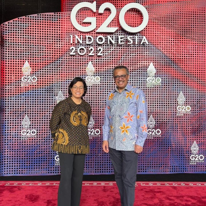 <p>Dalam postingan tersebut, netizen mengaku salfok dengan sepatu yang ia pakai. Tak sedikit pula, netizen memberikan pujian padanya. (Foto: Instagram @smindrawati)<br /><br /><br /></p>