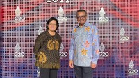 <p>Dalam postingan tersebut, netizen mengaku salfok dengan sepatu yang ia pakai. Tak sedikit pula, netizen memberikan pujian padanya. (Foto: Instagram @smindrawati)<br /><br /><br /></p>