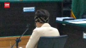 VIDEO: Nikita Mirzani Nangis Baca Eksepsi: Saya Ingat Anak