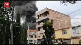 VIDEO: Pesawat Tabrak Rumah Warga, 8 Orang Tewas