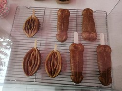 4 Kuliner Antimainstream di Bali, Ular Piton-Penis Waffle