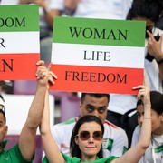Perempuan Iran Tunjukkan Aksi Solidaritas di Piala Dunia 2022 Qatar, Serukan Slogan 'Women, Life, Freedom'