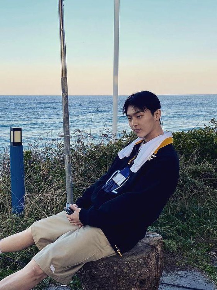 Choi Hyun Wook merupakan aktor rookie yang lahir di Korea Selatan pada tanggal 30 Januari 2002, kini ia memasuki usia 21 tahun./ Foto: instagram.com/_choiiii__