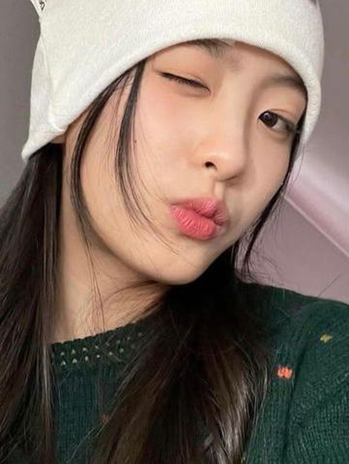 Dalam drama tersebut, Oh Ye Ju berperan sebagai versi remaja dari tokoh Yoon Hye Jin, yang diperankan oleh aktris Shin Min Ah./ foto: instagram.com/oh.yeju