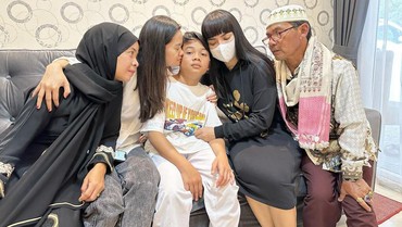 img-title Dinar Candy Boyong Keluarga Umrah Saat Ramadan, Segini Bayaran Nge-DJ