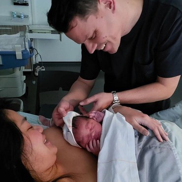 Gracia Indri Melahirkan Anak Pertama dari Bule Belanda