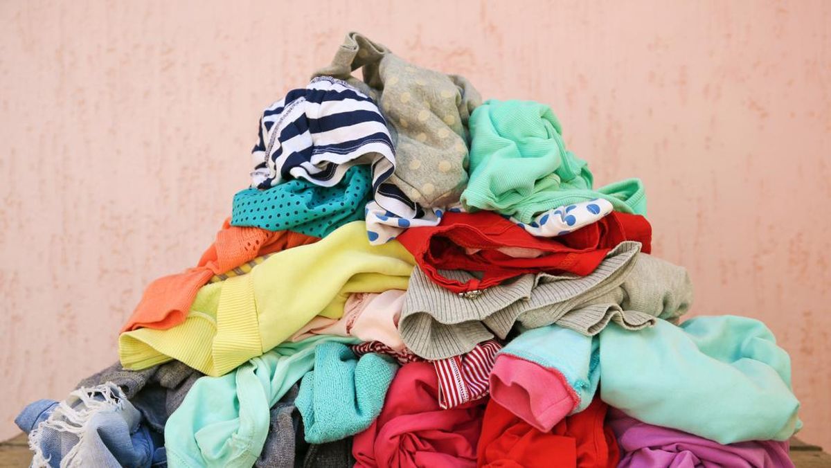 Cara Membuang Baju Bekas Tidak Layak Pakai