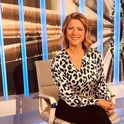 Mengenal Jacqui Oatley, Komentator Perempuan Pertama di Siaran Langsung Piala Dunia 2022 untuk AS