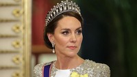 5 Perhiasan Kate Middleton yang Paling Mahal, Cincin Tunangan hingga Mahkota