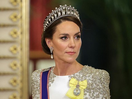 5 Perhiasan Kate Middleton yang Paling Mahal, Cincin Tunangan hingga Mahkota