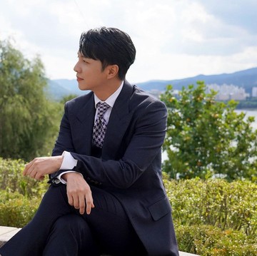 img-title Perjalanan Karier Aktor dan Penyanyi Lee Seung Gi, dari Anggota Band Sekolah Hingga Jadi CEO Agensi
