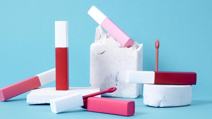 6 Lip Tint Ini Sedang Viral di Media Sosial, Ada Favorit Beauties?