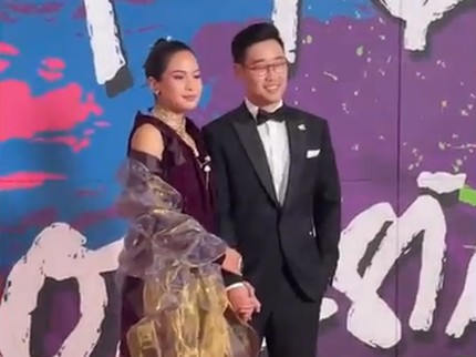 Reaksi Mas Oppa Jesse Choi Perdana Diajak Maudy Ayunda Tampil di Red Carpet
