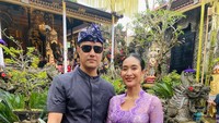 7 Potret Happy Salma dan Suami yang Disebut Bangsawan Keturunan Raja Bali