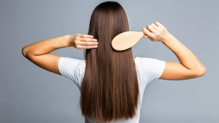 Tips Menjaga Kesehatan Kulit Kepala Agar Rambut Kuat dan Cegah Kerontokan