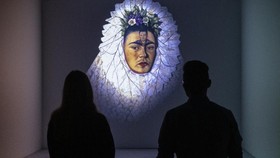 FOTO: Menyelami Kehidupan Frida Kahlo dalam Pameran di Inggris