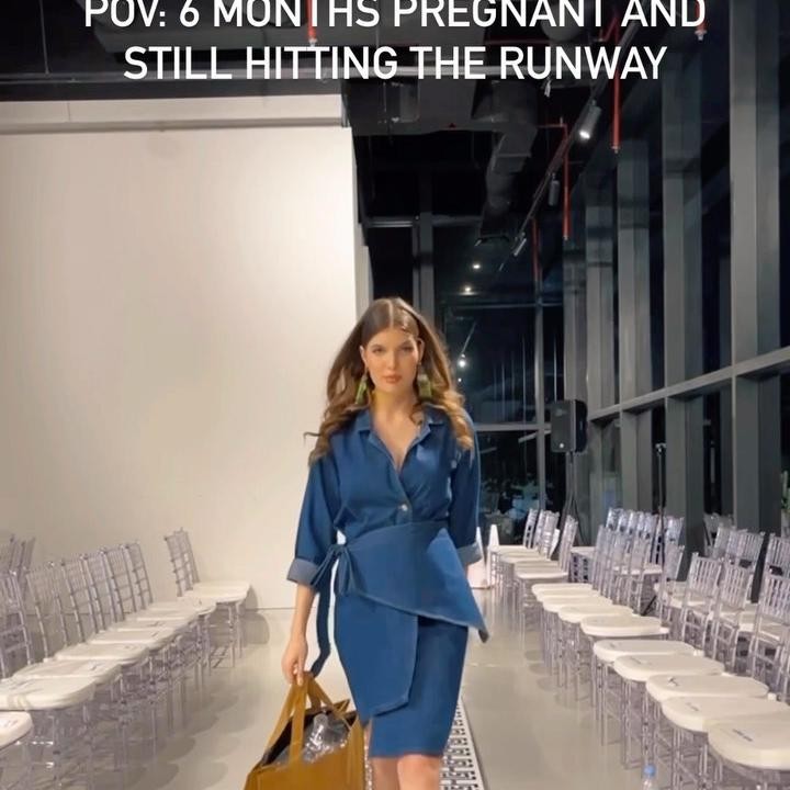 <p>Beberapa waktu lalu, Mikaila bahkan sempat beraksi sebagai model dengan tampil di atas catwalk dalam kondisi hamil. Proporsi tubuh Mikaila yang masih tetap terlihat ramping bak model selama kehamilannya ini membuat para netizen iri. Foto: Instagram @mikailapatritz</p>