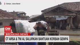 VIDEO: CT Arsa & TNI AL Salurkan Bantuan Korban Gempa